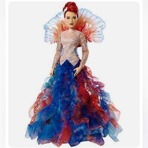 Aquaman Mera’s Royal Gown - Picture 1 of 8